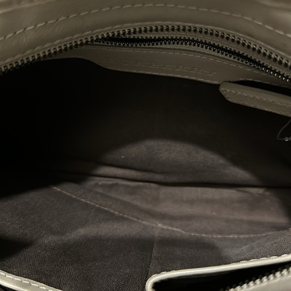 Burberry Canvas handbag preloved condition - Picture 5 of 7